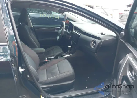 2017 Toyota Corolla Le z USA, uszkodzony, nr VIN 5YFBURHE0HP597542